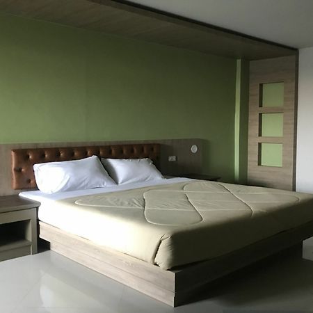 Lopburi Residence Hotel エクステリア 写真