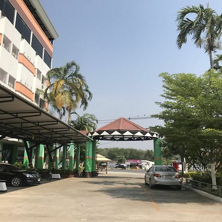 Lopburi Residence Hotel エクステリア 写真