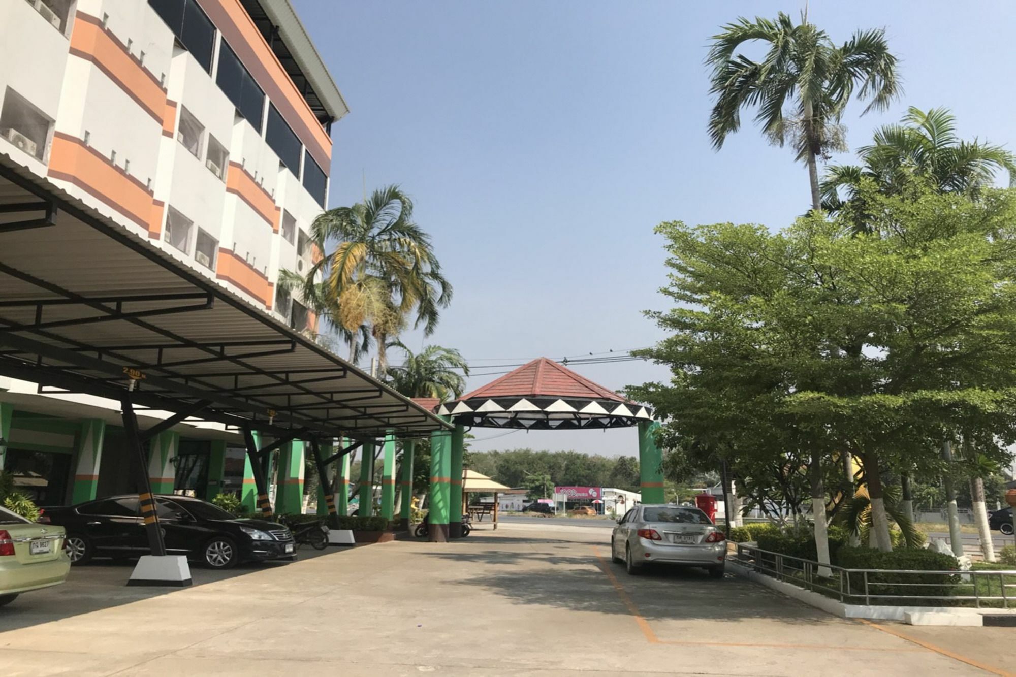 Lopburi Residence Hotel エクステリア 写真